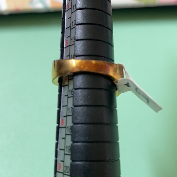 ✨Yellow GoldTone Elegant Ring✨LAST ONE IN STOCK✨ - Picture 14 of 15